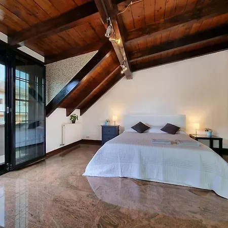 5 Min To The Beach - Private Parking *